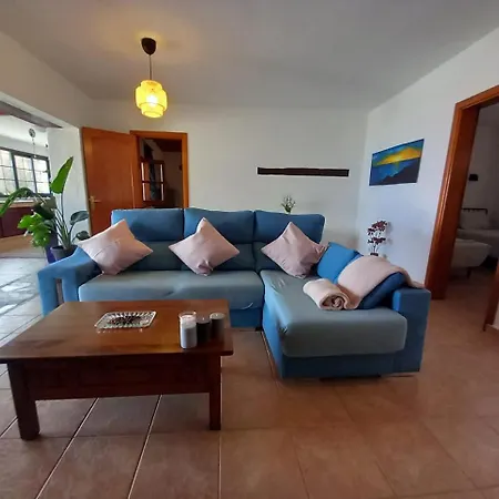 Casa El Olivo Panoramic Views Prázdninový dům La Asomada (Lanzarote)